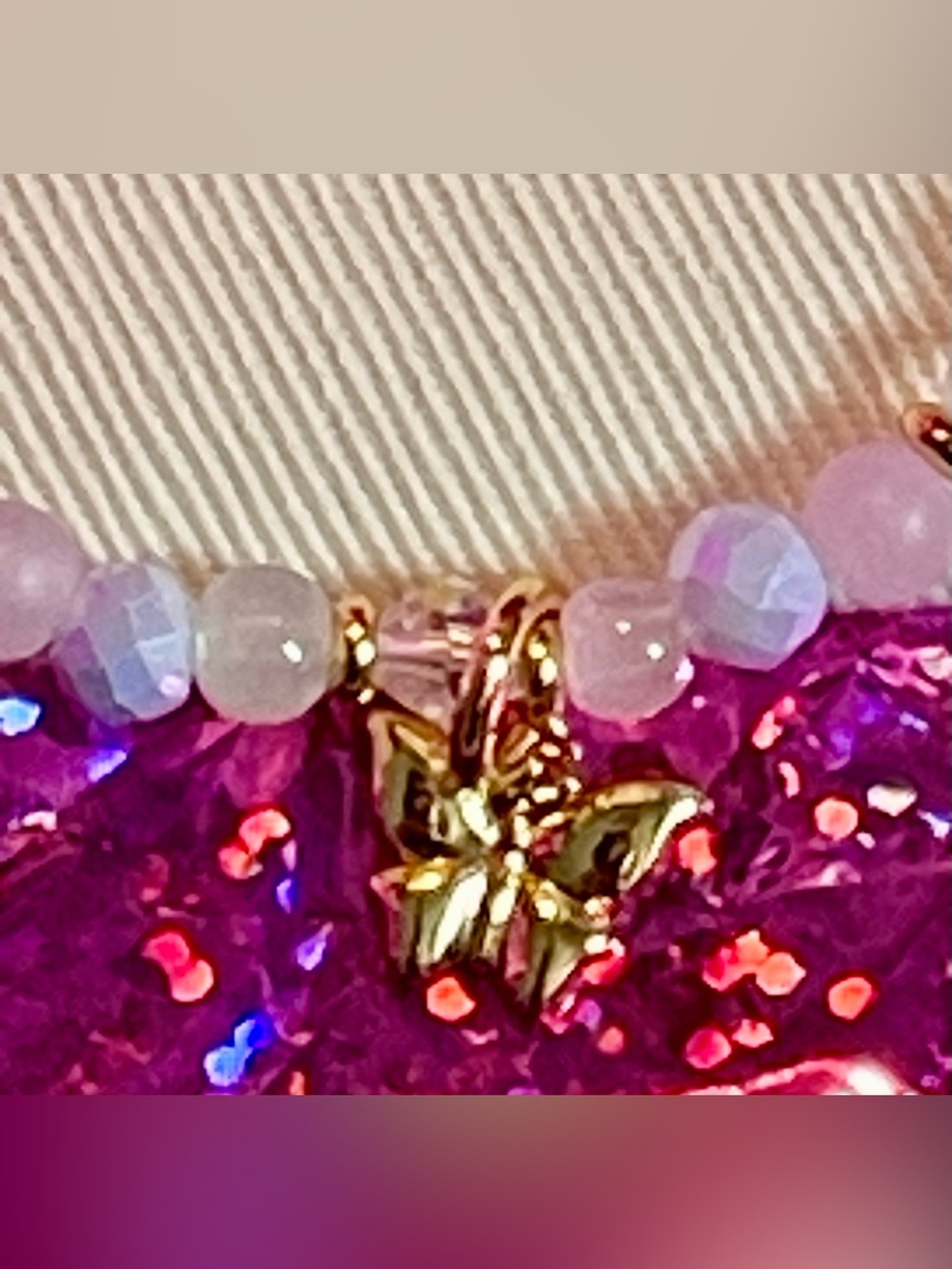 Little words project small Beaded Bracelet with gold stretchy with a bow - Picture 5 of 5